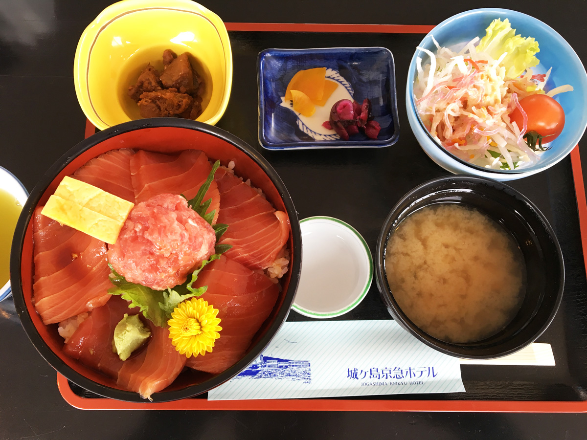 マグロ丼