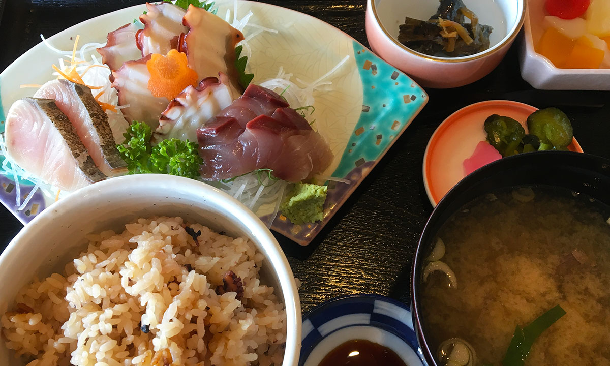 “タコ飯定食”